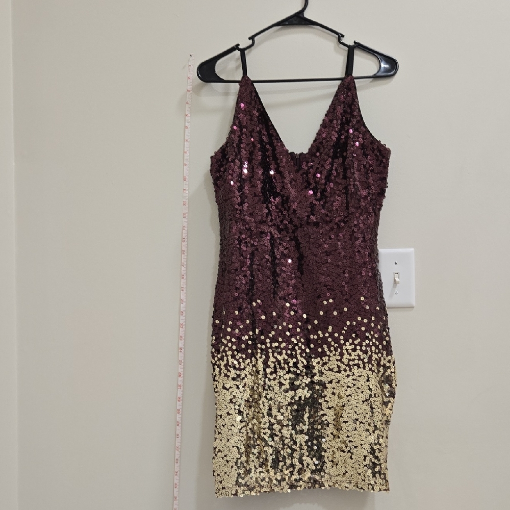 VENUS Burgundy and Gold Sequin Mini Dress **NWOT** - Picture 5 of 15